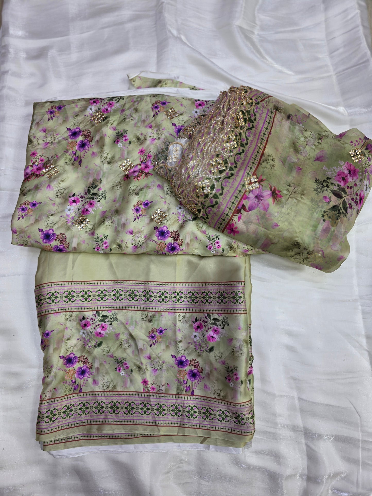 Embroidered Digital Printed Silk 🌸| Elegant Premium Collection
