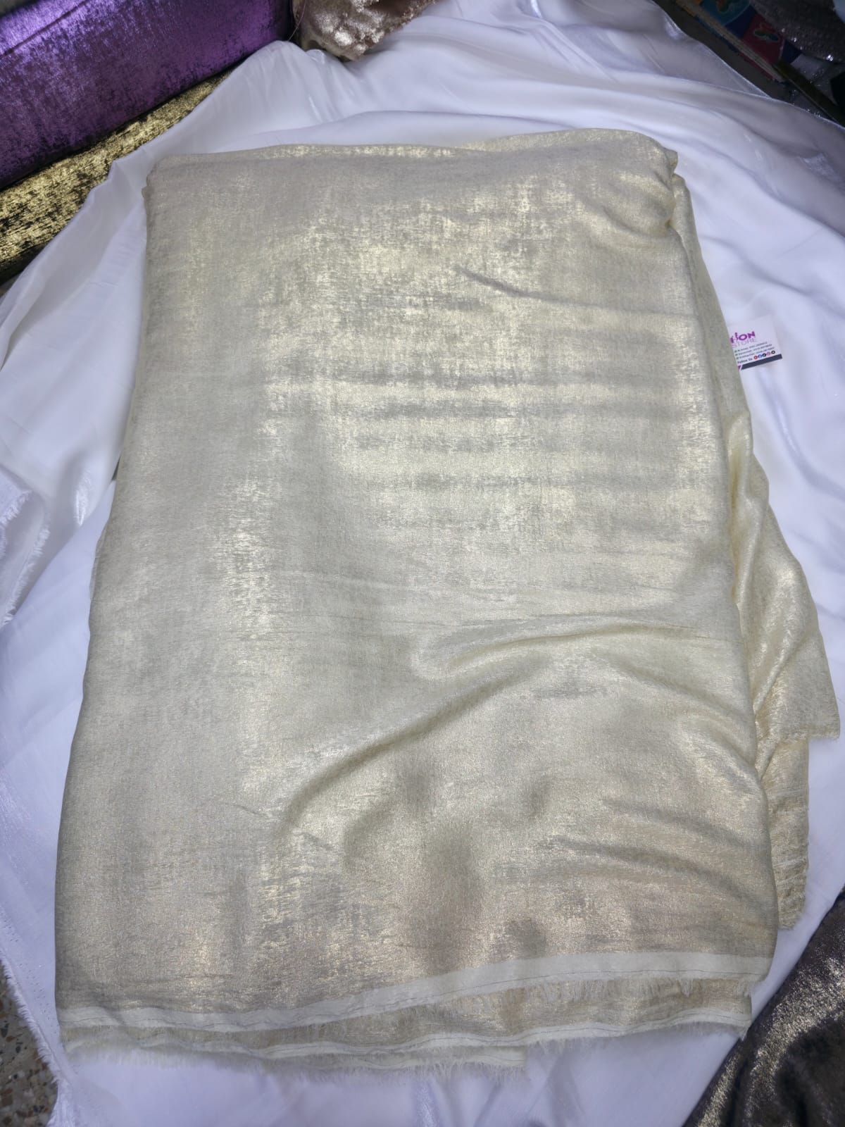 Arabic Shemar Velvet silk | French Shemar Velvet silk ( Cream white )